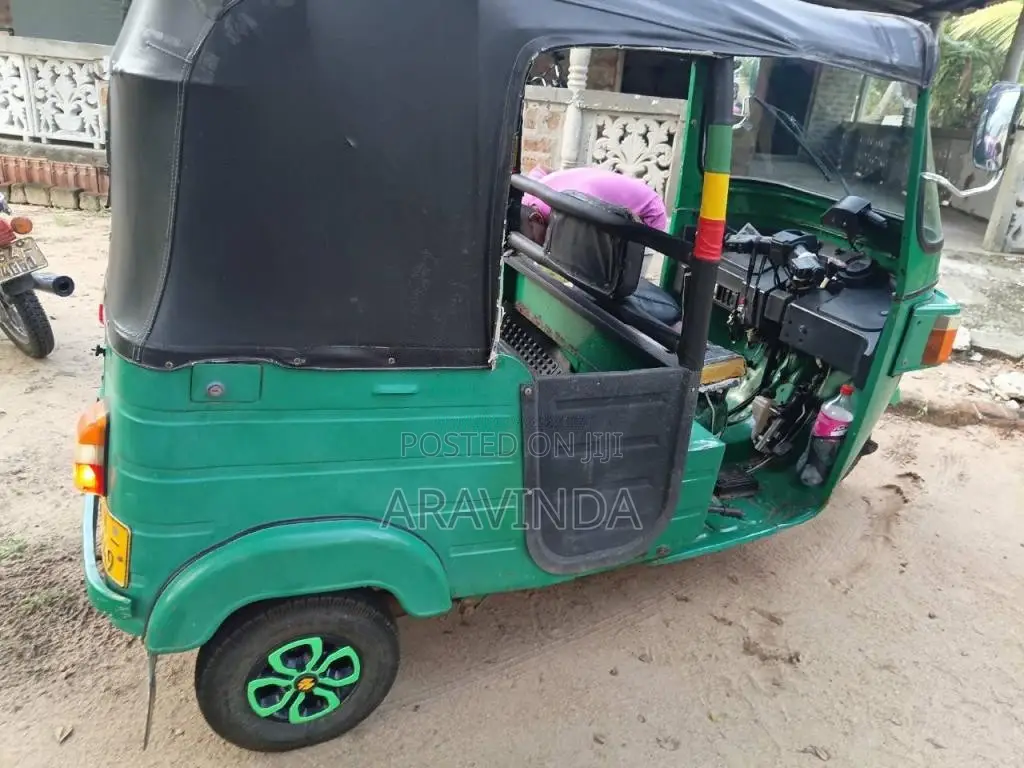 Bajaj 4 Stroke 2010 Three Wheel (Used)