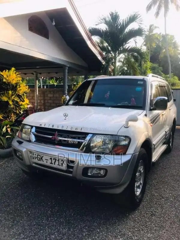 Mitsubishi Montero 2002 SUV (Used)