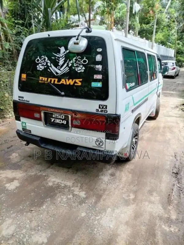 Nissan Caravan 1997 Van (Used)