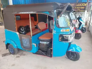 Bajaj 4 Stroke 2015 Three Wheel (Used)