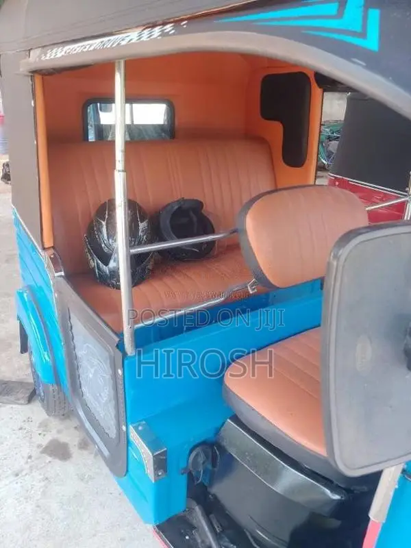 Bajaj 4 Stroke 2015 Three Wheel (Used)