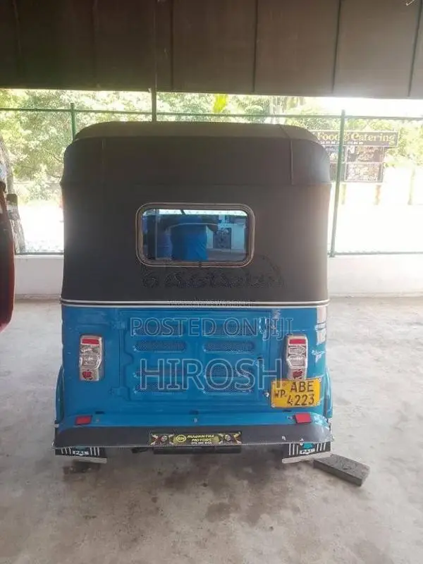 Bajaj 4 Stroke 2015 Three Wheel (Used)