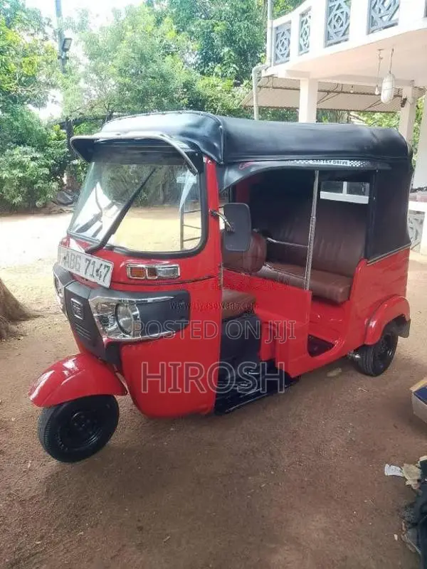 Bajaj 4 Stroke 2015 Three Wheel (Used)
