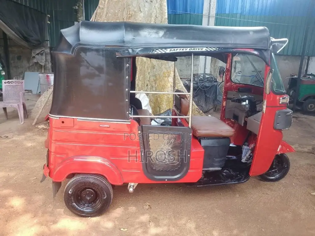 Bajaj 4 Stroke 2015 Three Wheel (Used)