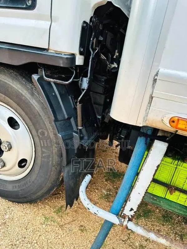 Mazda Titan 2000 Lorry (Used)