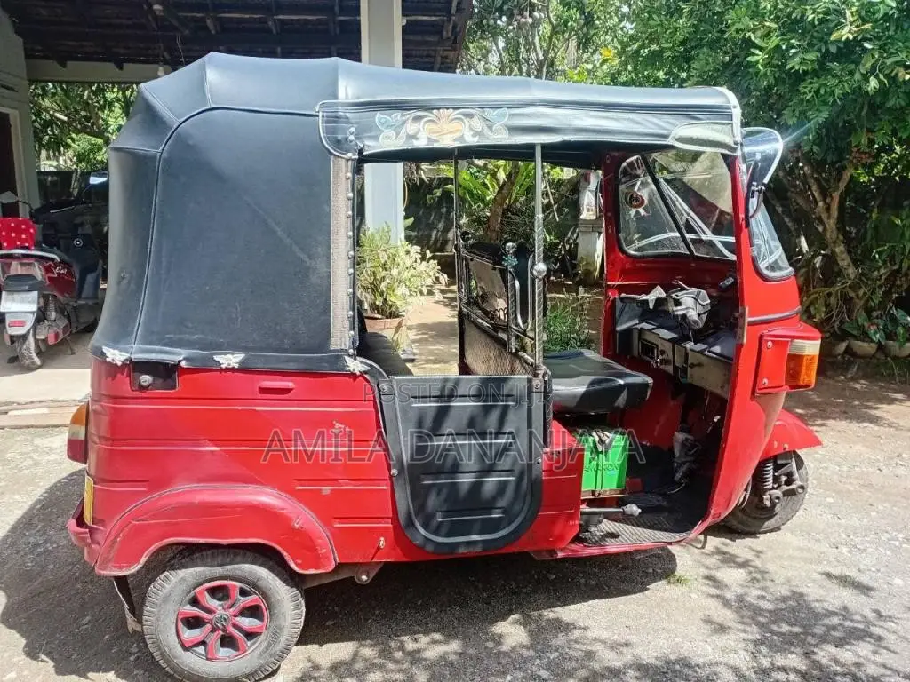 Bajaj RE 2010 Three Wheel (Used)