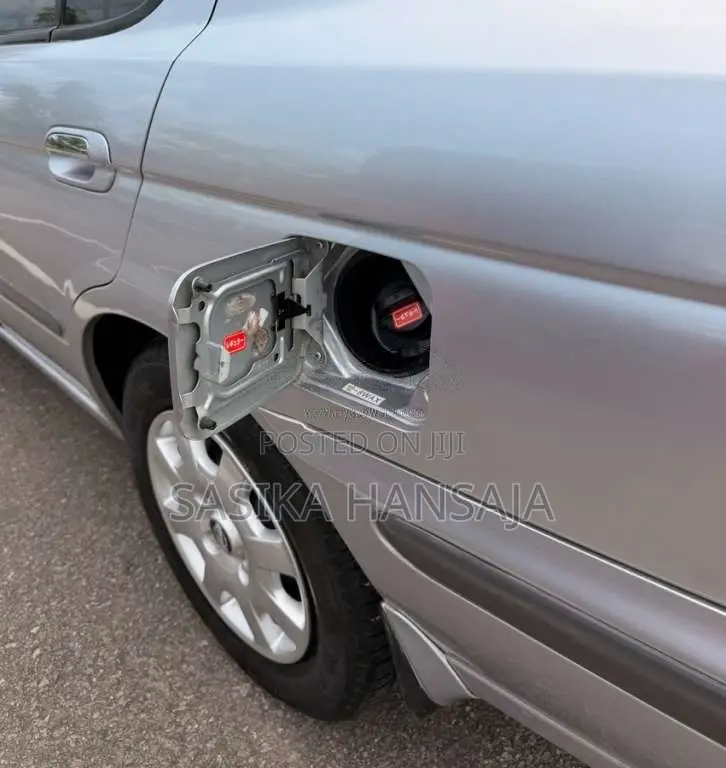 Nissan FB15 2000 Car (Used)