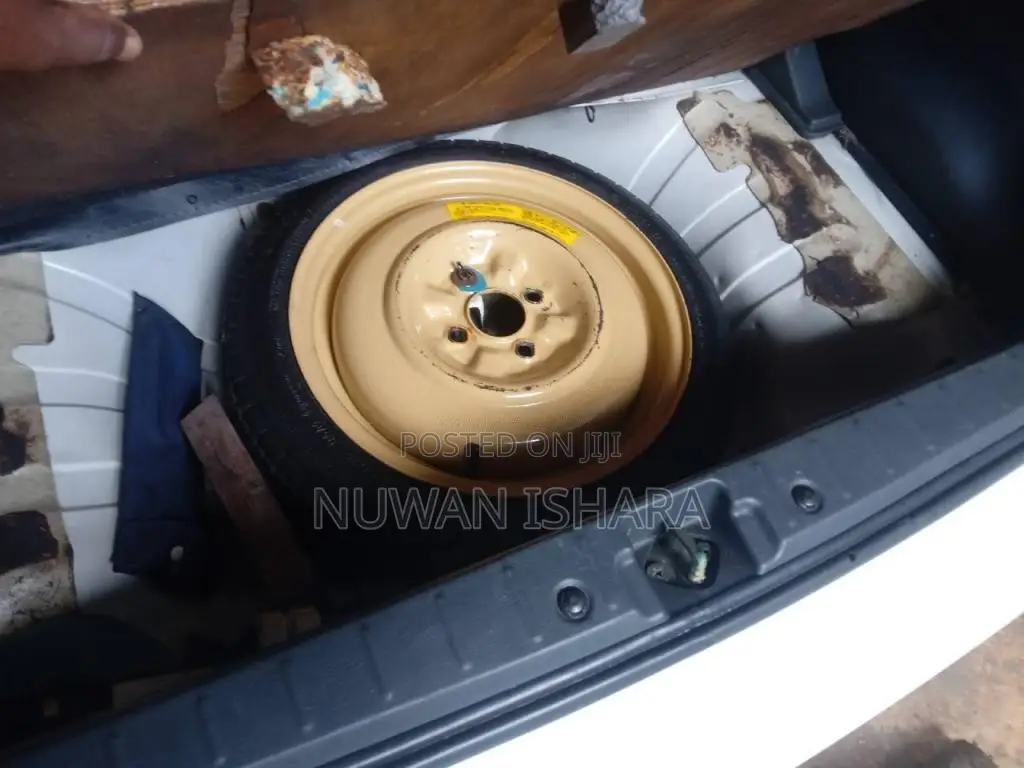 Suzuki Swift Centre Antenna 2004 Car (Used)