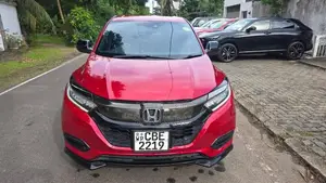 Honda Vezel Rs 2018 SUV (Used)