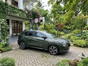 Honda Vezel 2014 SUV (Used)