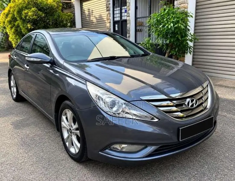 Hyundai Sonata 2012 Car (Used)