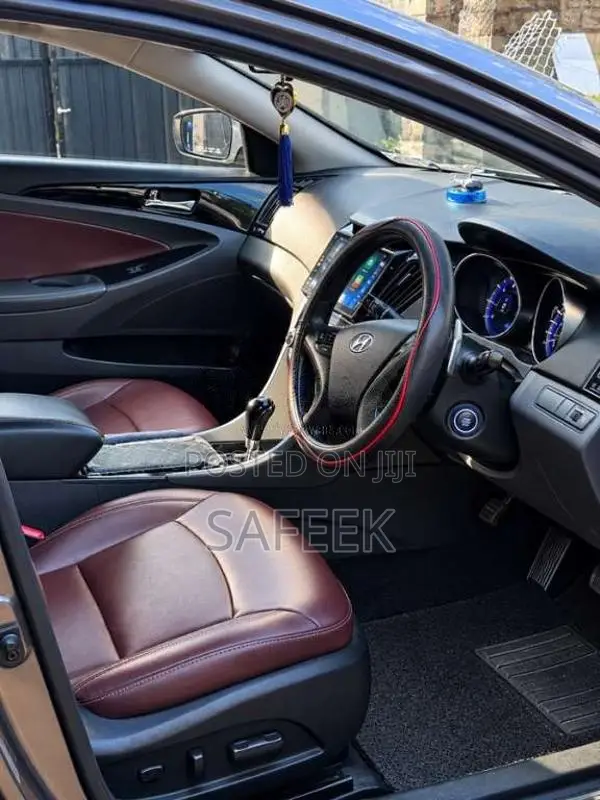 Hyundai Sonata 2012 Car (Used)