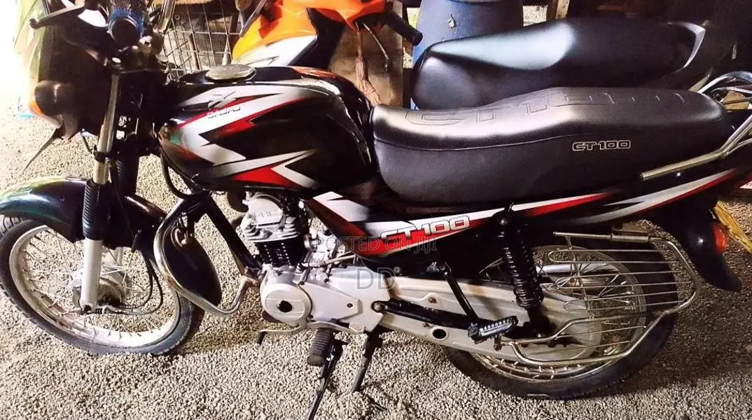 Bajaj CT-100 2016 Motorbike (Used)