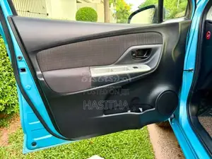 Toyota Vitz 2016 Car (Used)