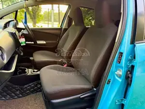 Toyota Vitz 2016 Car (Used)