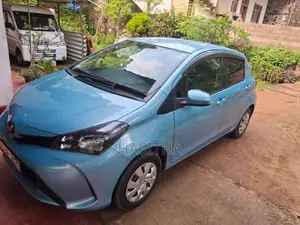 Toyota Vitz 2016 Car (Used)