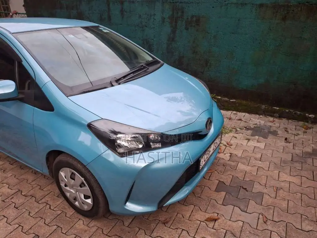 Toyota Vitz 2016 Car (Used)