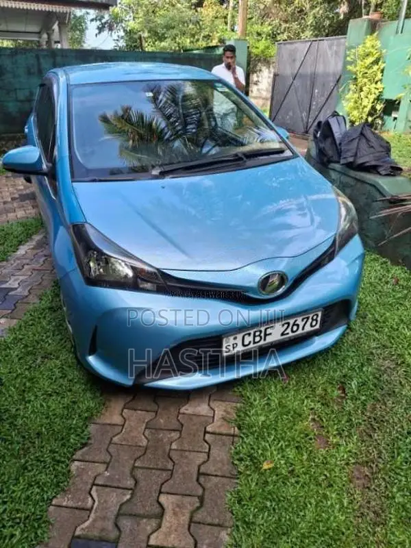 Toyota Vitz 2016 Car (Used)