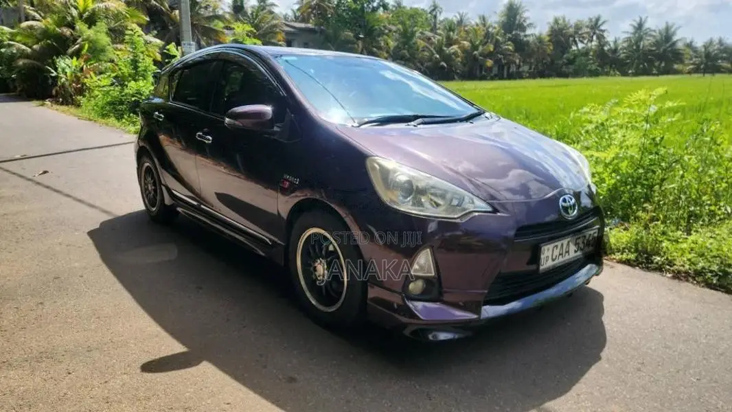 Toyota Aqua 2014 Car (Used)