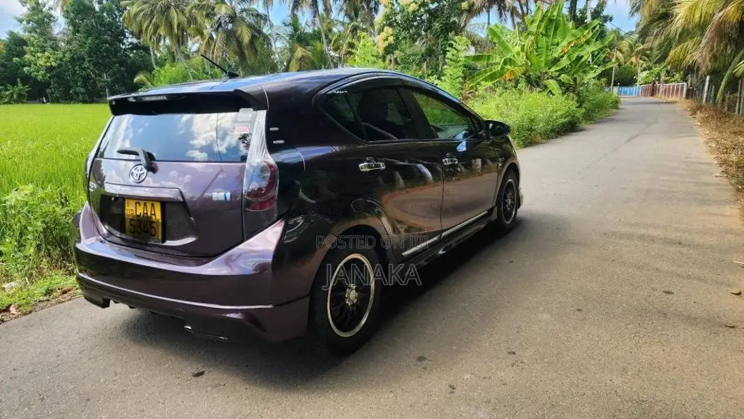 Toyota Aqua 2014 Car (Used)