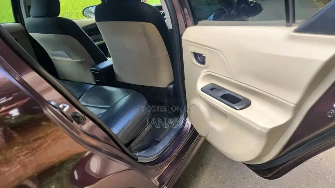 Toyota Aqua 2014 Car (Used)