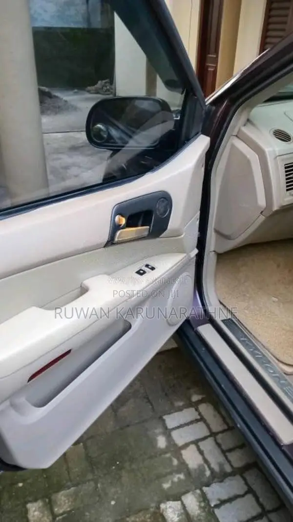 Micro Kyron 5 Forward 2008 SUV (Used)