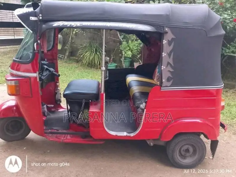 Bajaj RE 2011 Three Wheel (Used)