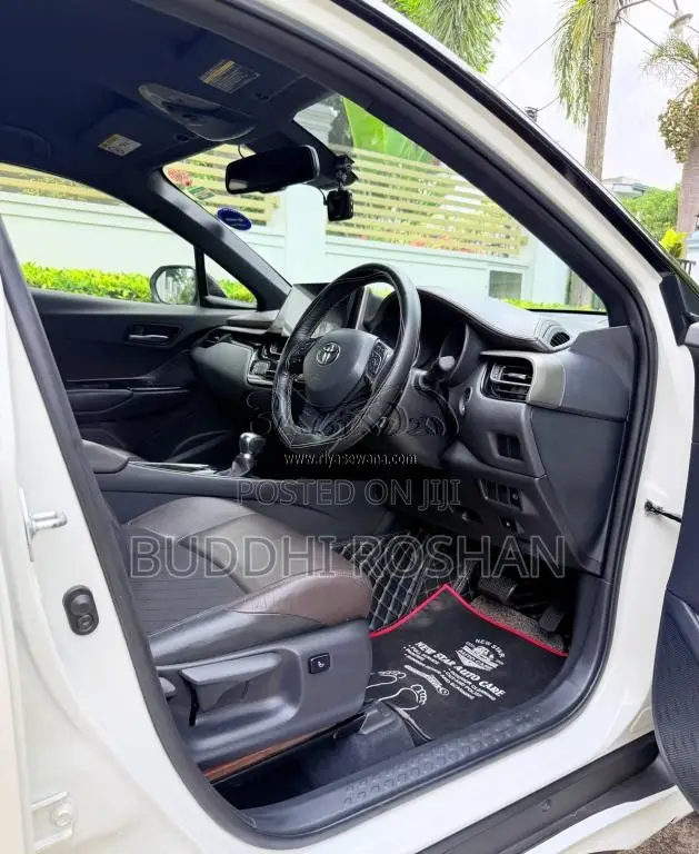 Toyota CHR NGX50 2017 SUV (Used)