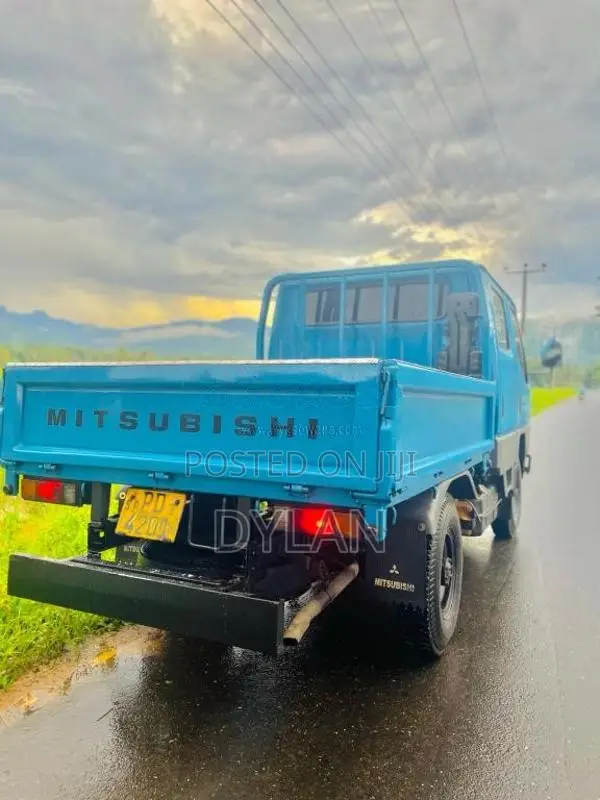 Mitsubishi CrewCab 2007 Crew Cab (Used)
