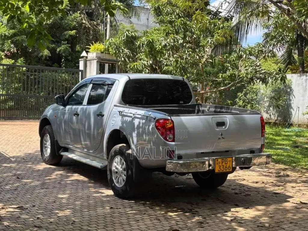 Mitsubishi L200 4WD 2007 Pickup (Used)