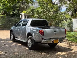 Mitsubishi L200 4WD 2007 Pickup (Used)