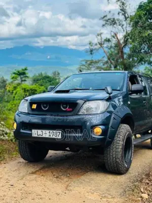 Toyota Hilux Smart Cab 2009 Pickup (Used)