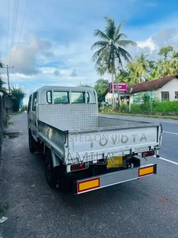 Toyota CrewCab 2001 Crew Cab (Used)