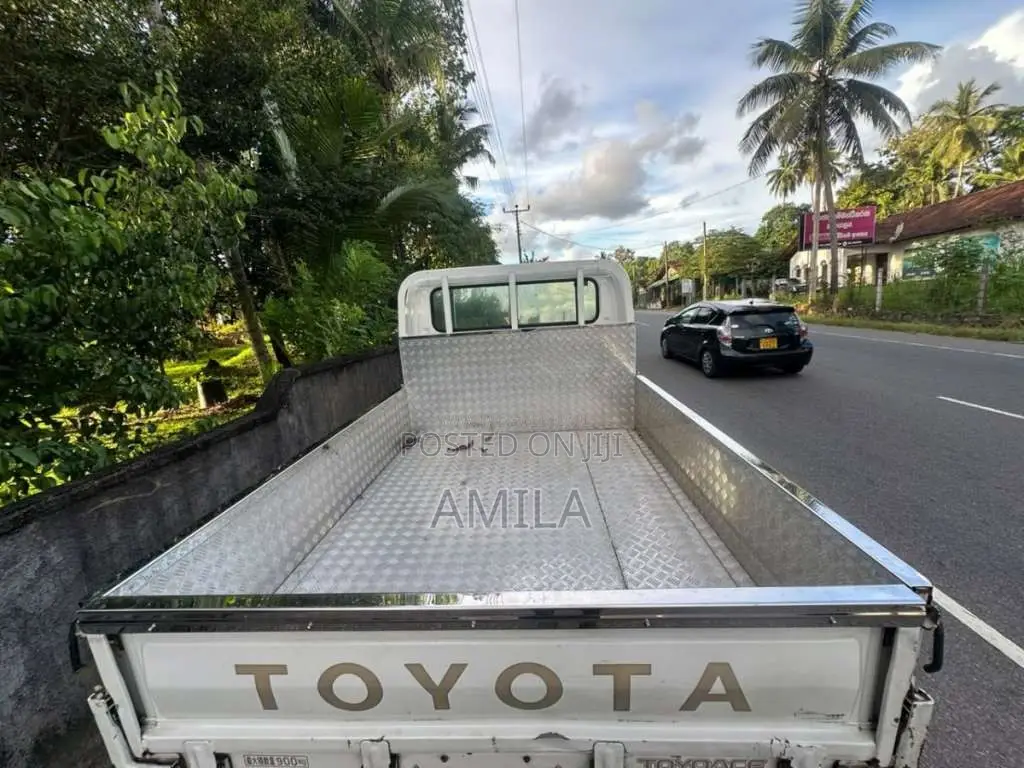 Toyota CrewCab 2001 Crew Cab (Used)