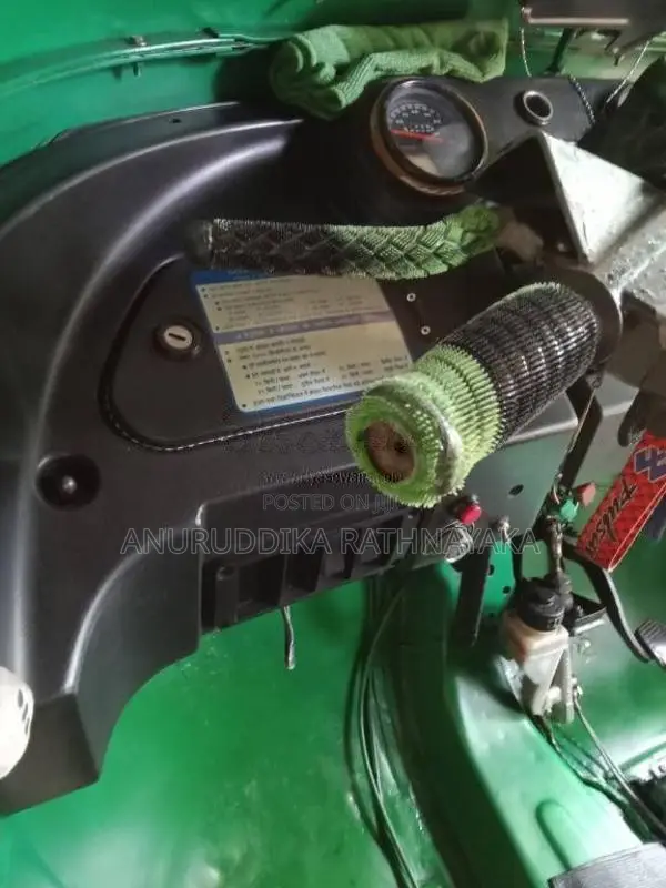Bajaj RE 205 2011 Three Wheel (Used)