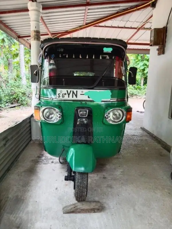 Bajaj RE 205 2011 Three Wheel (Used)