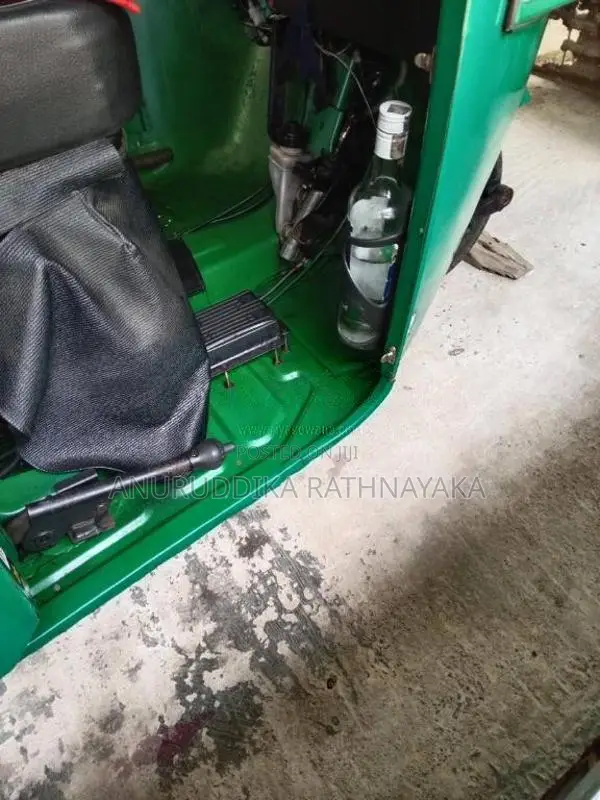 Bajaj RE 205 2011 Three Wheel (Used)