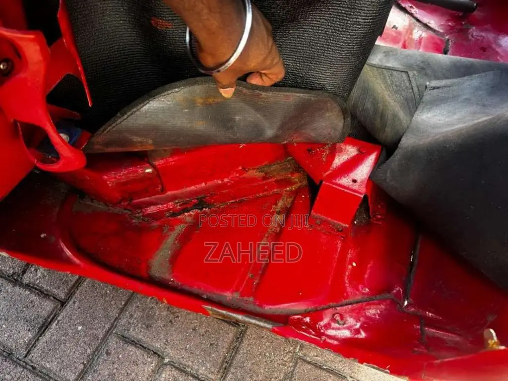 Bajaj 2 Stroke 2004 Three Wheel (Used)