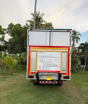 Isuzu ELF 2006 Lorry (Used)