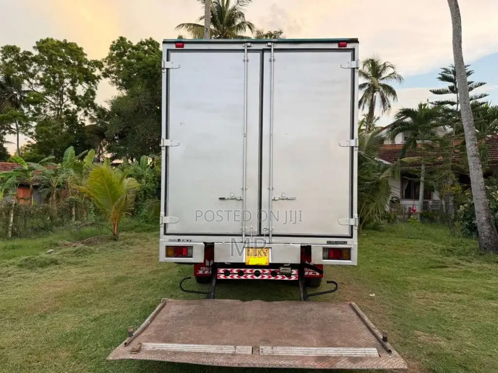 Isuzu ELF 2006 Lorry (Used)