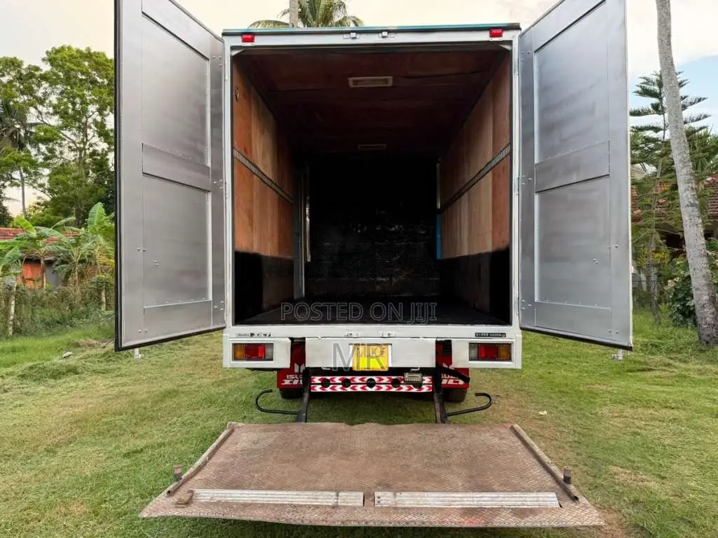 Isuzu ELF 2006 Lorry (Used)