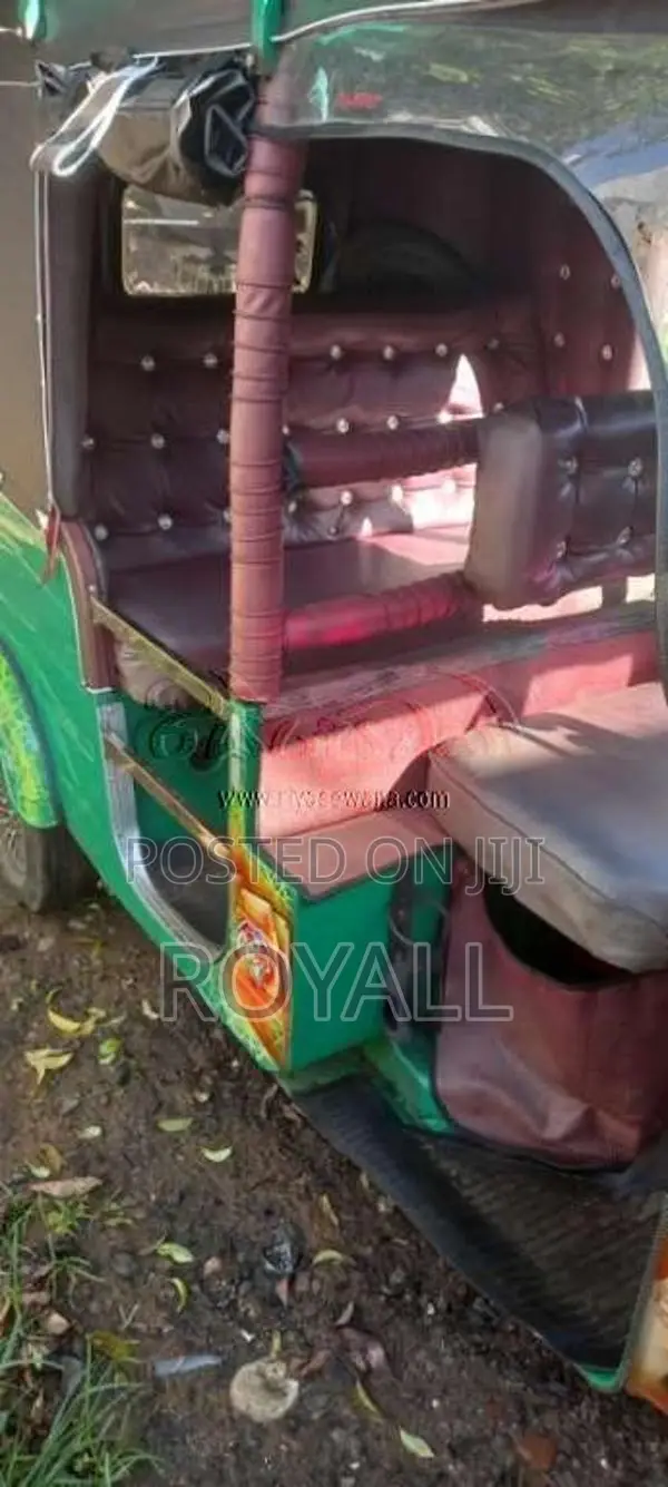 Bajaj 2 Stroke 2006 Three Wheel (Used)