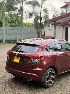 Honda Vezel 2014 SUV (Used)