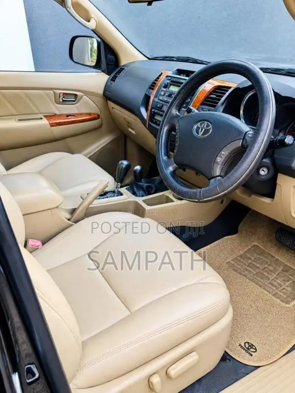 Toyota Fortuner 2010 SUV (Used)
