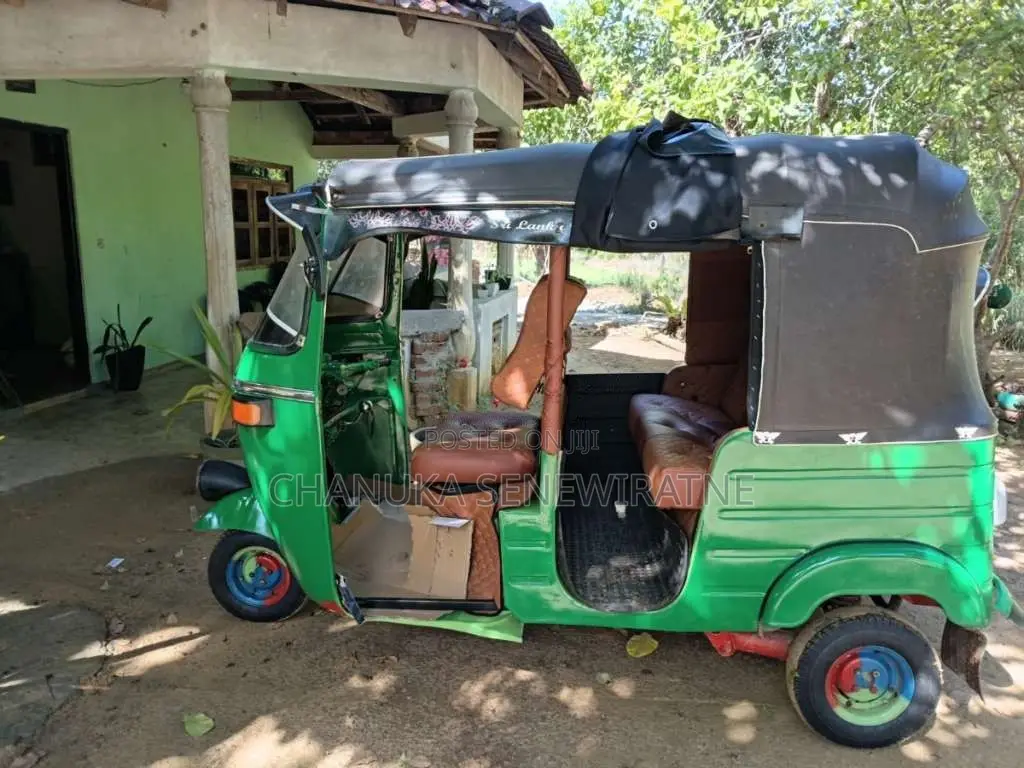 Bajaj 4 Stroke 2006 Three Wheel (Used)