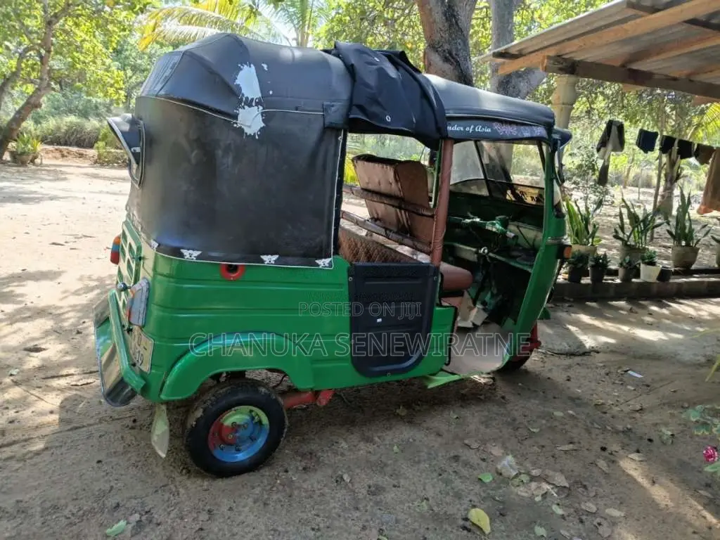 Bajaj 4 Stroke 2006 Three Wheel (Used)