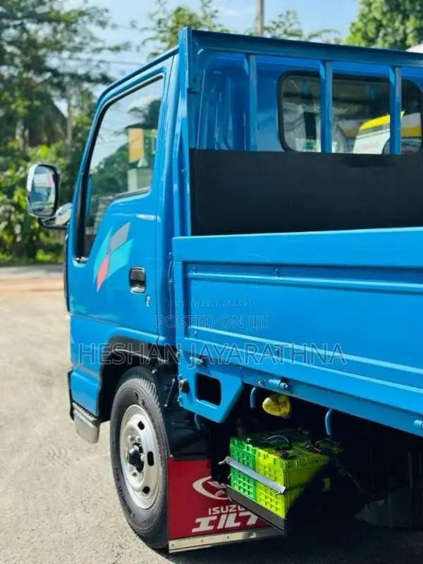Isuzu ELF 2009 Lorry (Used)