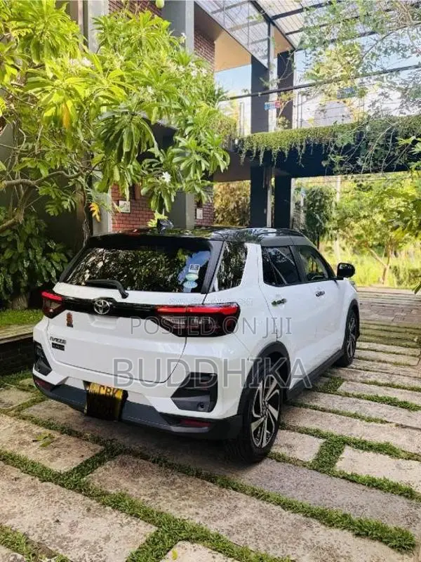 Toyota Raize 2020 SUV (Used)