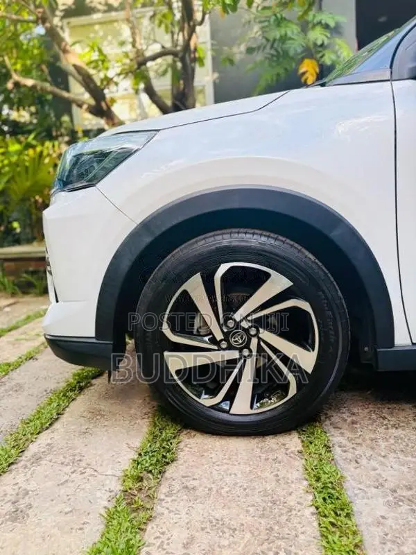 Toyota Raize 2020 SUV (Used)