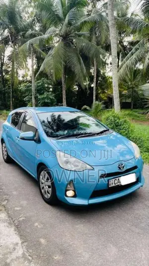 Toyota Aqua 2012 Car (Used)